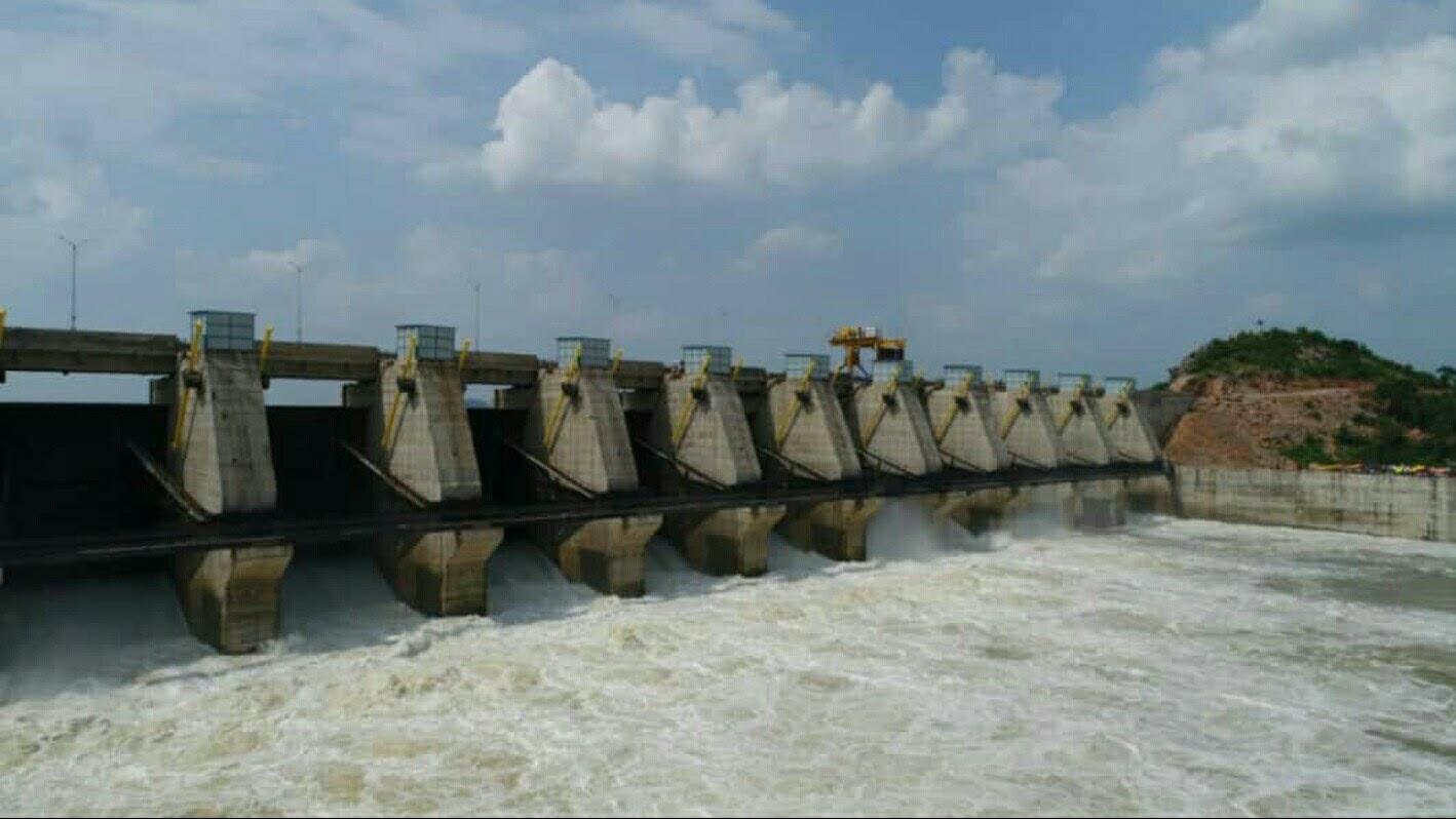 Lower Tapi Barrage — radial gates fabricated and erected by Strivo Steels